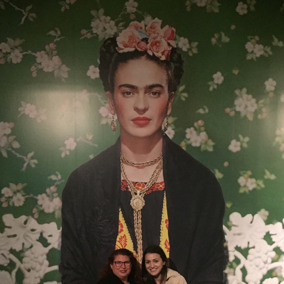 Meet your Posher, Lisa - Picture 1 of 1